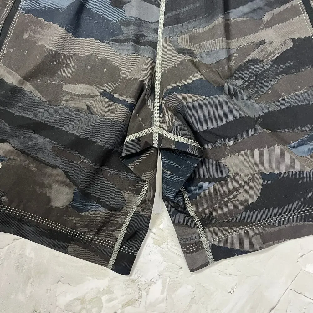 Lululemon Run Response 9 Shorts Mens M Gray Blue Camo Lined Running FLAW